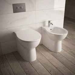 Wandhängende Sanitärkeramik Mit übergesetztem Ablauf Komplett Mit Eurovit Ideal Standardsitz