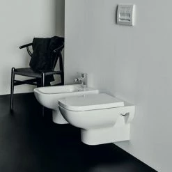 Hängende Sanitärkeramik Mit Soft-Close-Sitz Life Ideal Standard-Kollektion