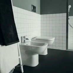 Wandbündige Sanitärkeramik Mit Sitz Mit Traditionellem Verschluss, Kollektion Life Ideal Standard -Ideal Standard-shop 71641816 5